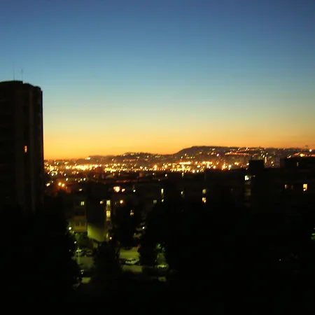 Rent Vesuvio شقة سيركولا